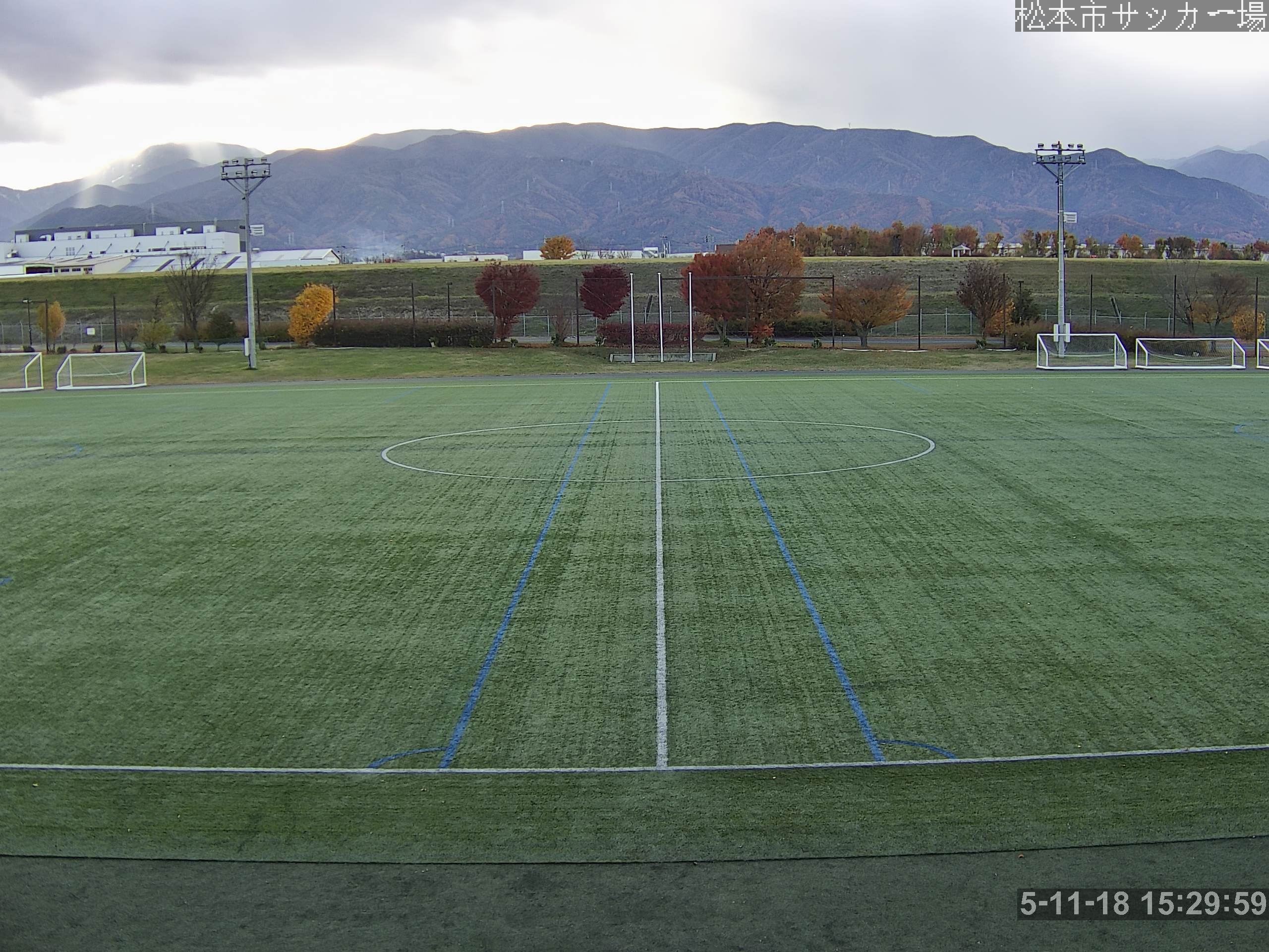 松本市サッカー場の映像