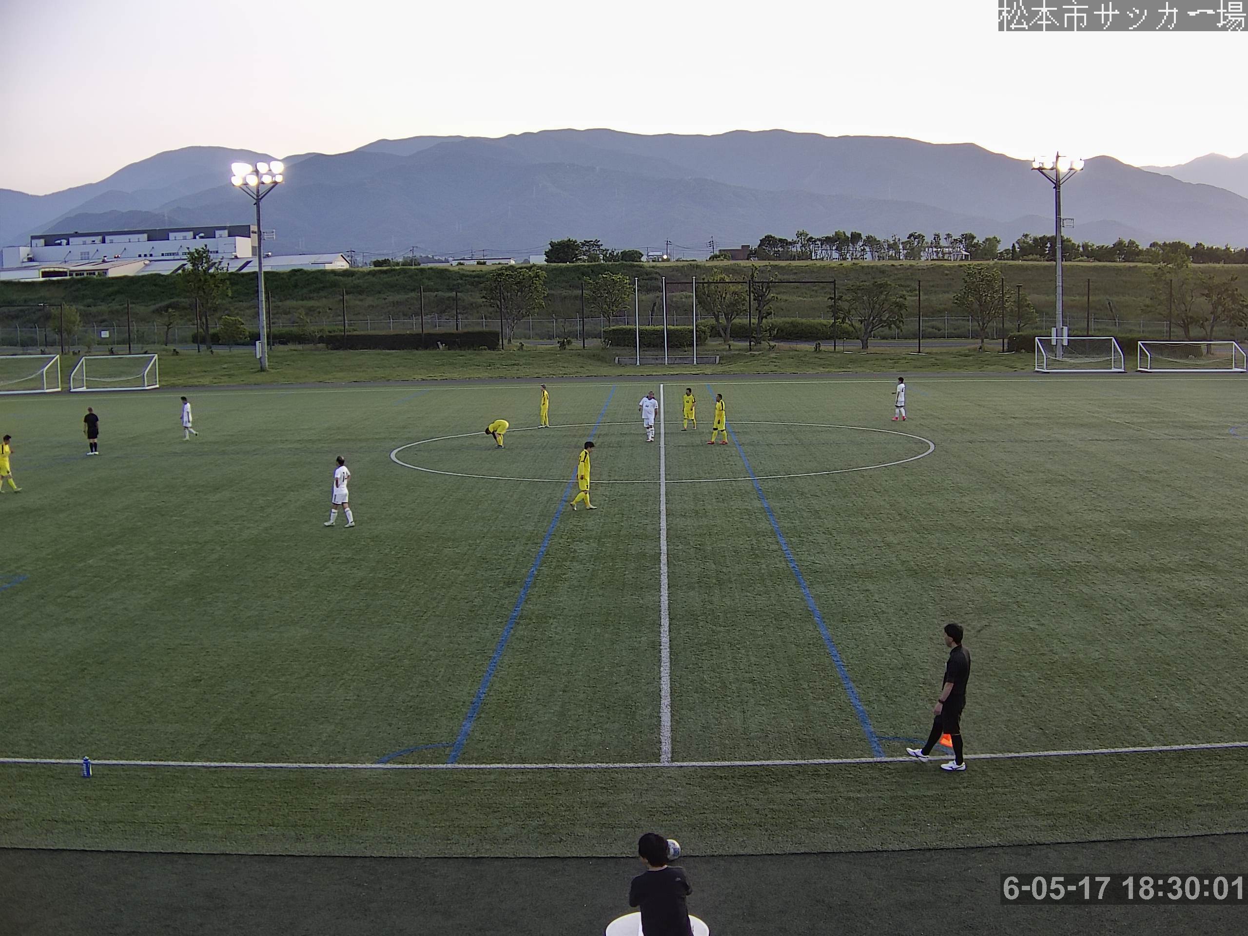 松本市サッカー場の映像