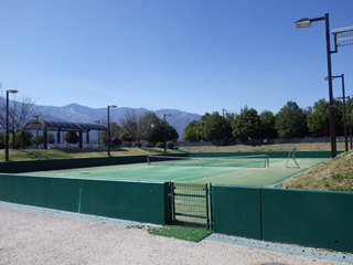 屋外テニスコートの写真